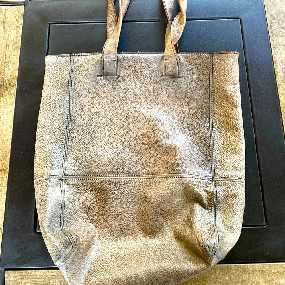 Alberto Fermani Taupe Leather Shoulder Tote